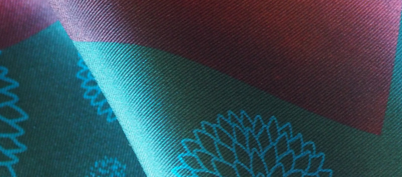 Foulard d'artiste en soie Portrait de soie