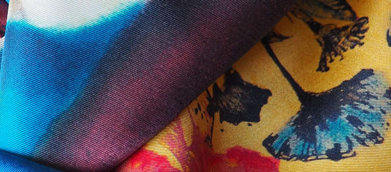 Foulard d'artiste en soie Portrait de soie